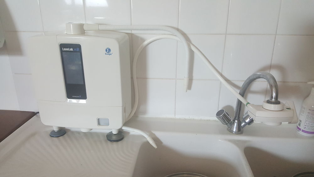 Fontaine Kangen K8 d'Occasion en �tat Comme Neuf - Filtres C 2500 Saint-Pierre-Montlimart (49)