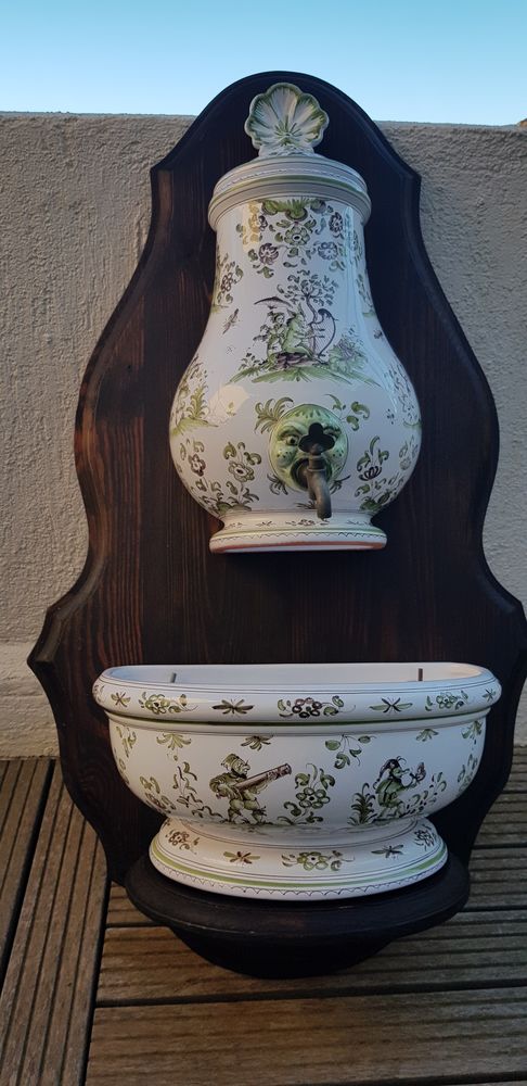 Fontaine murale int�rieur Moustiers 295 Mandelieu-la-Napoule (06)