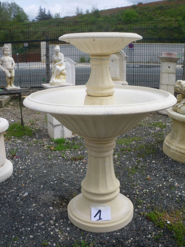Fontaine en pierre reconstitu�e non g�live 660 Ch�teau-l'�v�que (24)