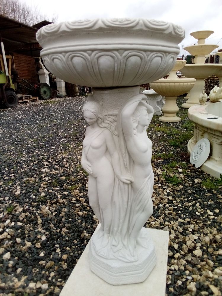 Fontaine en pierre 189 Ch�teau-l'�v�que (24)