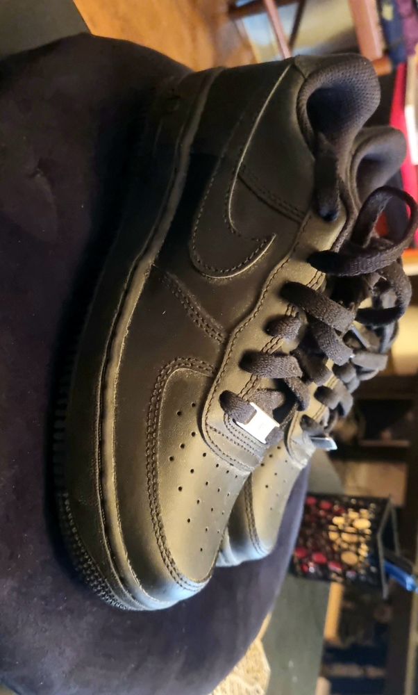 Air force One Noir en 38 70 Meaux (77)