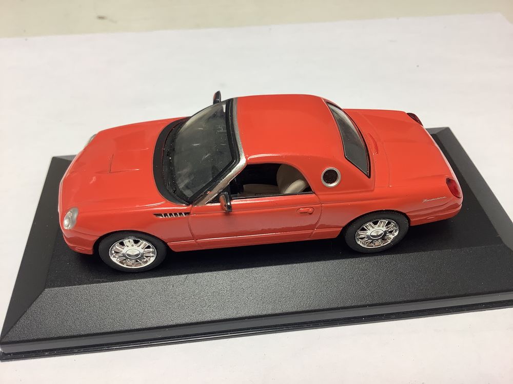 FORD THUNDERBIRD voiture miniature 8 Al�s (30)