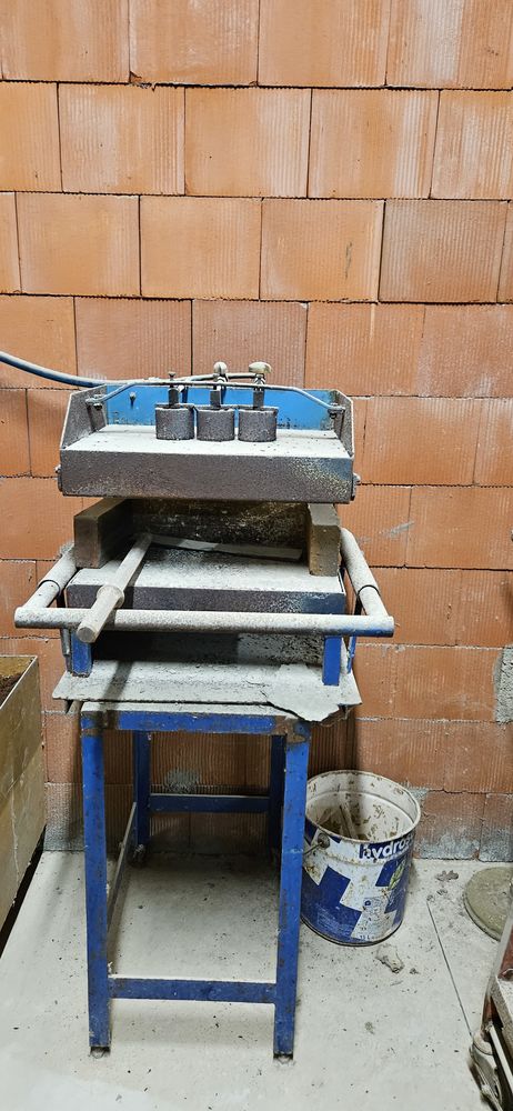 Forge avec enclume 1500 St Hilaire Du Bois (49)