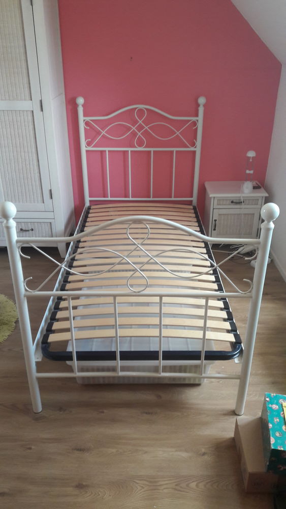 Lit en fer forg� 50 Isles-l�s-Villenoy (77)