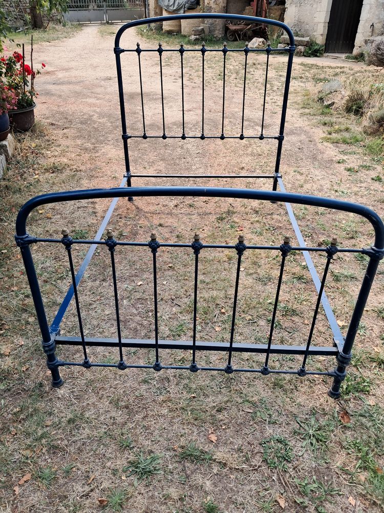 Lit en fer forg� 55 Pressigny (79)