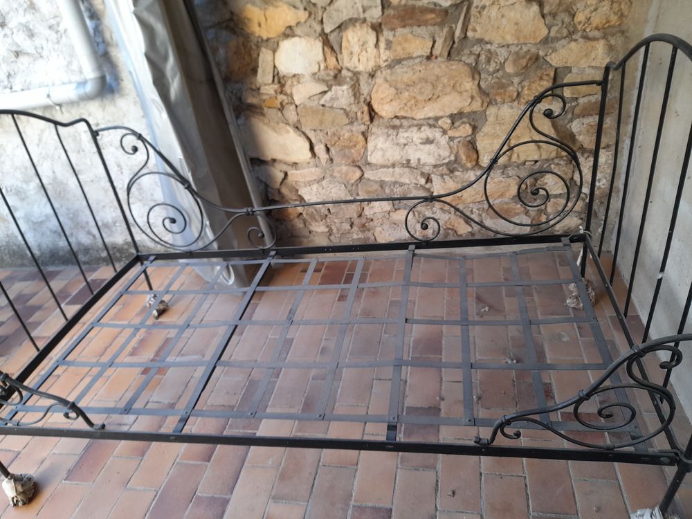 LIT FER FORG� 80 Rochegude (30)