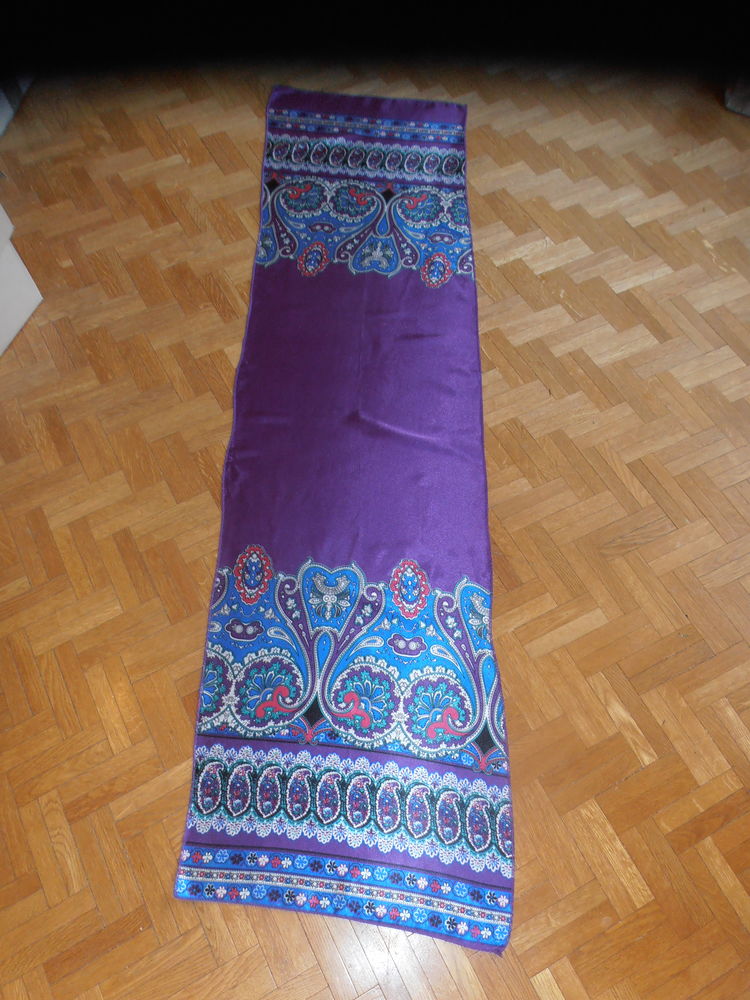Foulard fond violet 12 (79) 5 Tours (37)