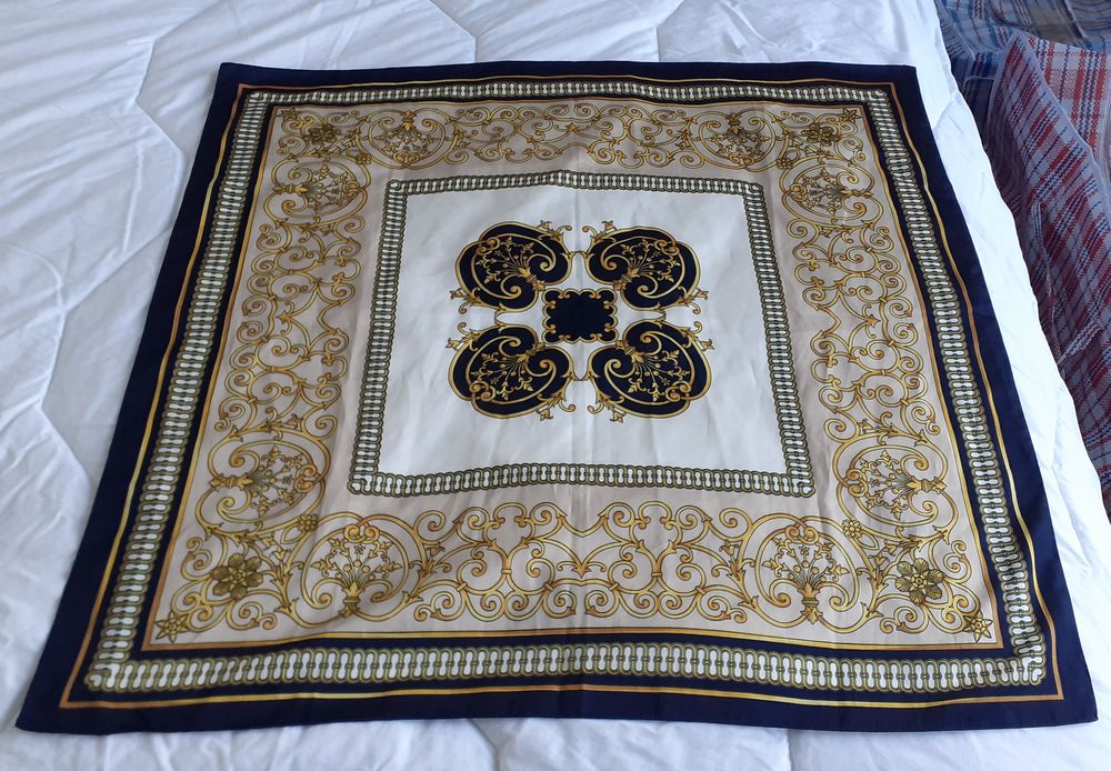 FOULARD NEUF 10 Annecy (74)