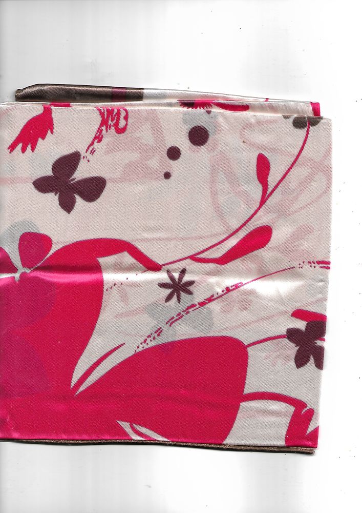FOULARD NEUF 4 Saint-Denis-en-Val (45)