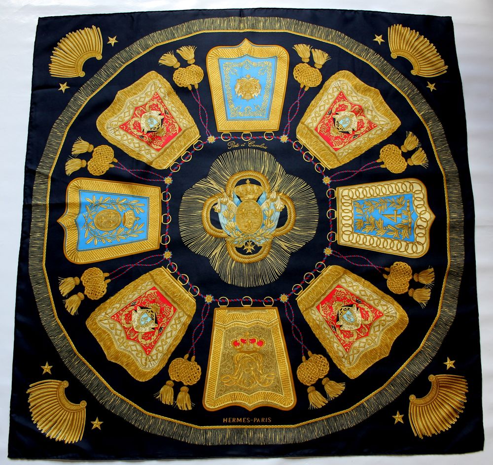 Foulard soie HERMES Poste et Cavalerie 280 Issy-les-Moulineaux (92)