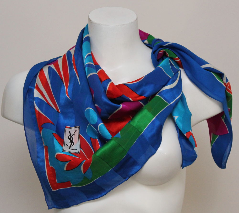Foulard soie multicolore YVES SAINT LAURENT 80 Issy-les-Moulineaux (92)