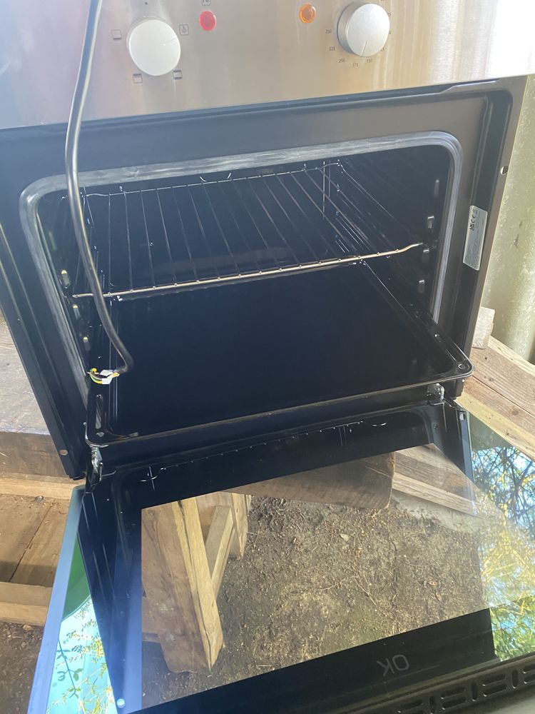 Four achet� en octobre 2023, jamais utilis�, 120 Saintes (17)