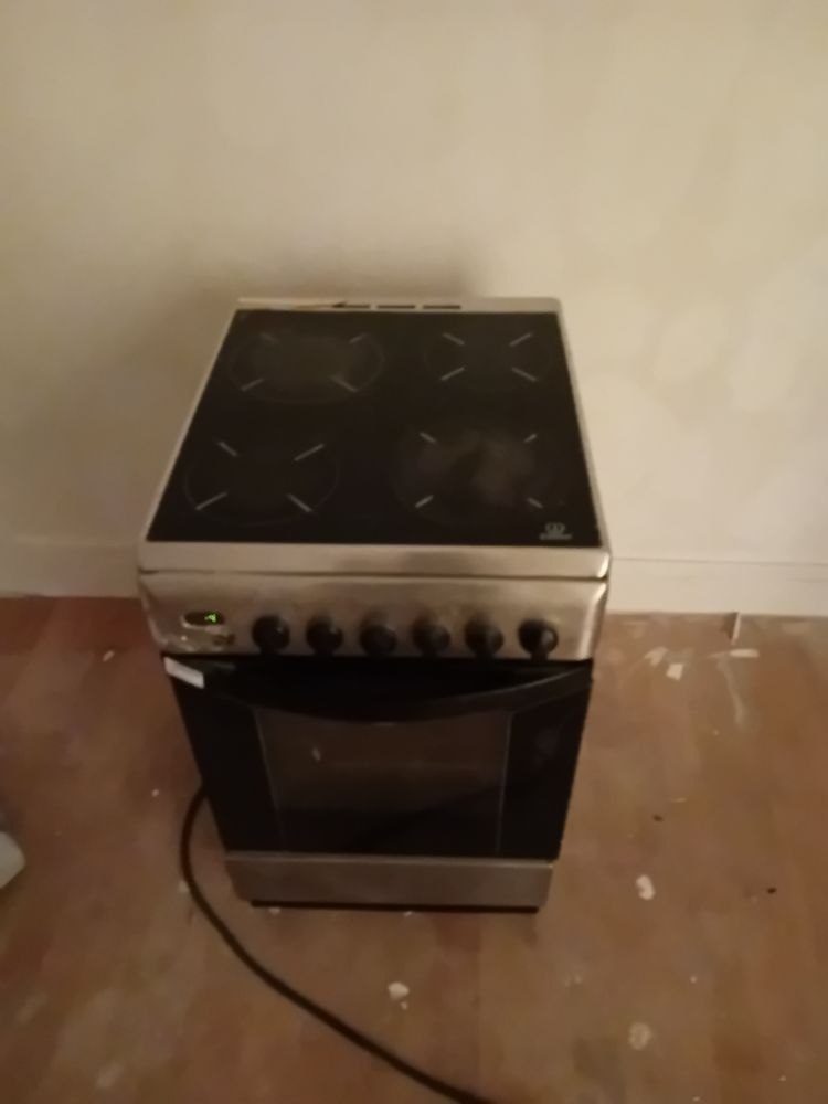 Four avec Plaque Chauffante 70 Paris 16 (75)