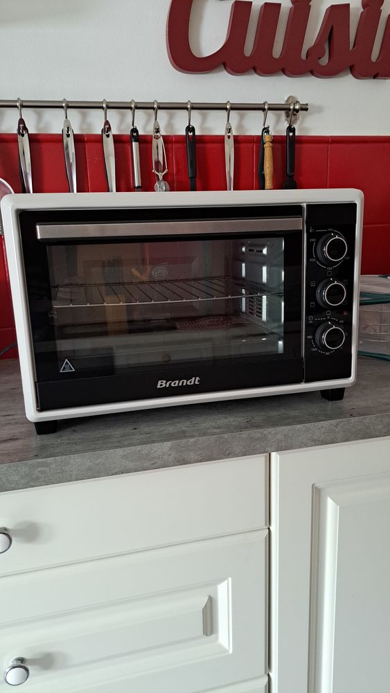 Four compact 50 Toulon (83)