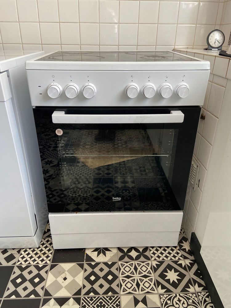 Four & cuisini�re achet� il y a moins de 2 ans 180 Rouen (76)