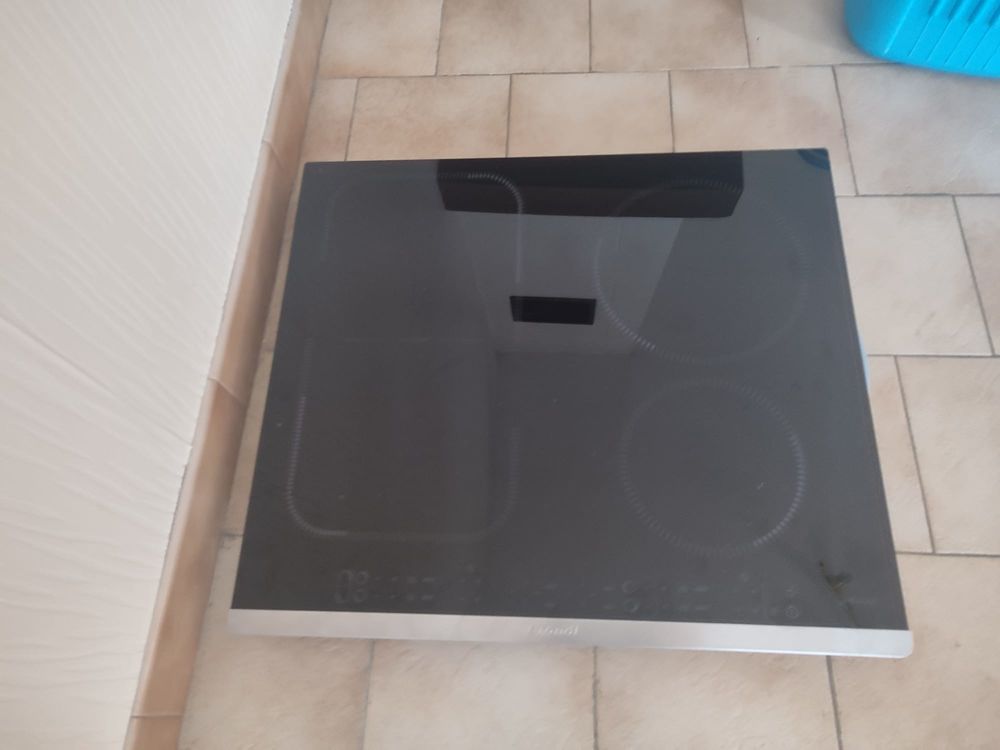 four �lectrique ainsi qu'une plaque a induction 150 Jou�-l�s-Tours (37)