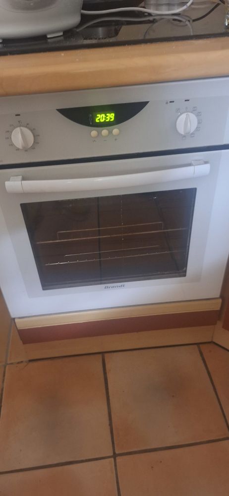four electrique brandt 30 Montbert (44)