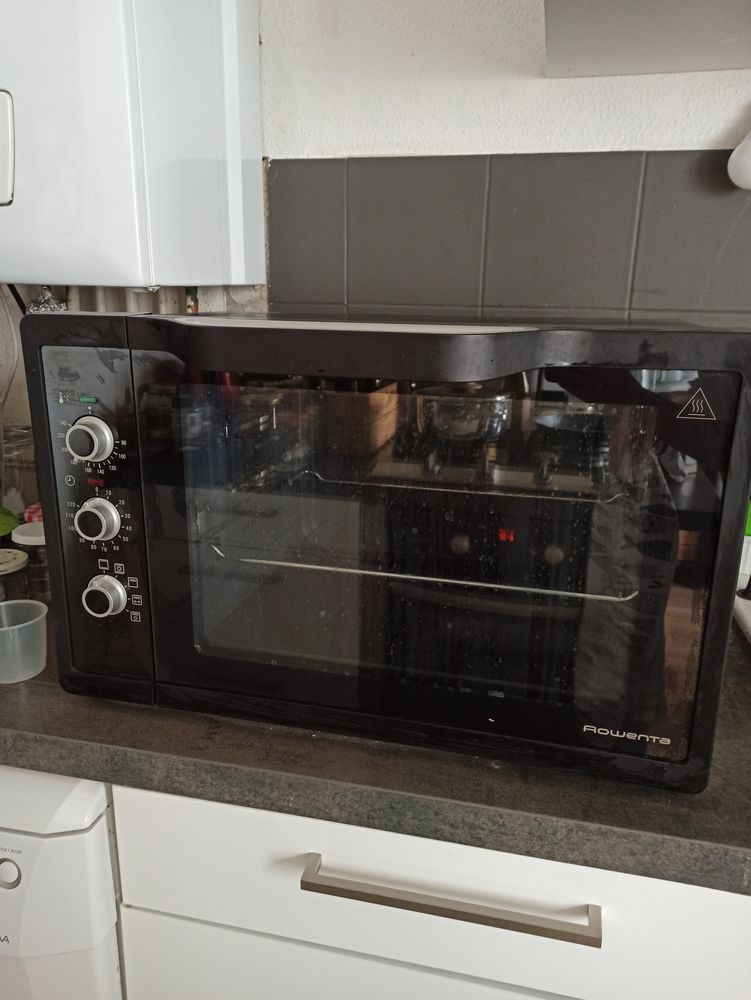 Four �lectrique Rowenta noir 70 Bruges (33)