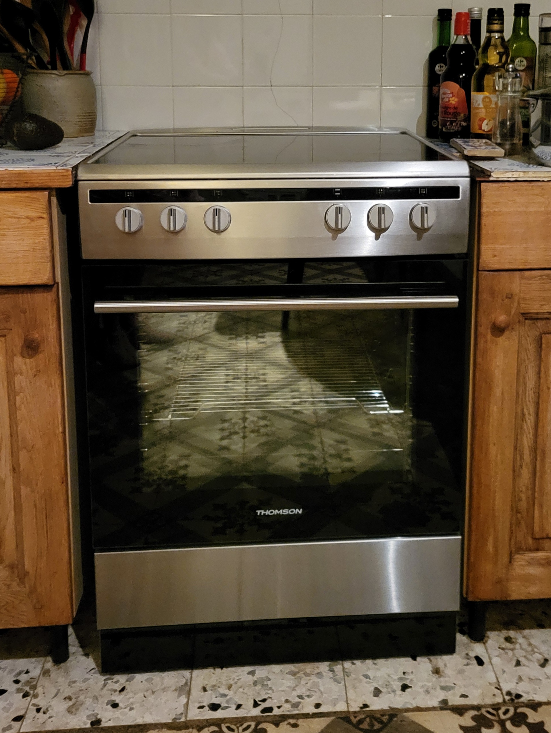 Four �lectrique Thomson avec plaques vitroc�ramiques 200 La Ciotat (13)