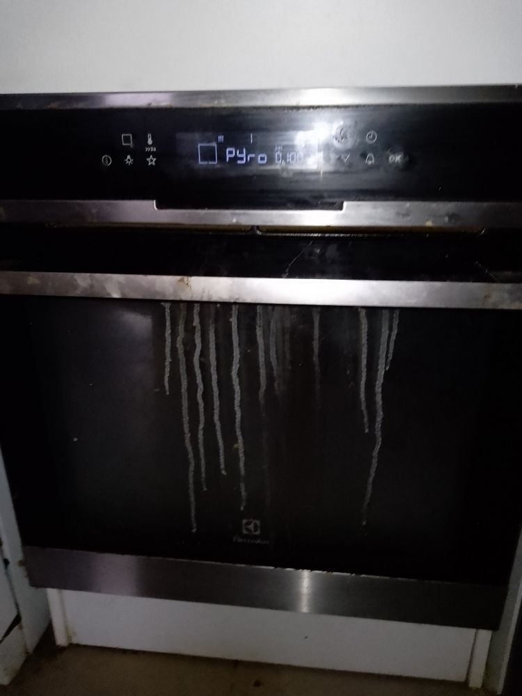 four encastrable �lectrique a pyrolyse 100 Narbonne (11)