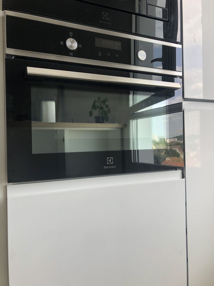 
Four Encastrable Micro-ondes & Gril NEUF 350 Rueil-Malmaison (92)