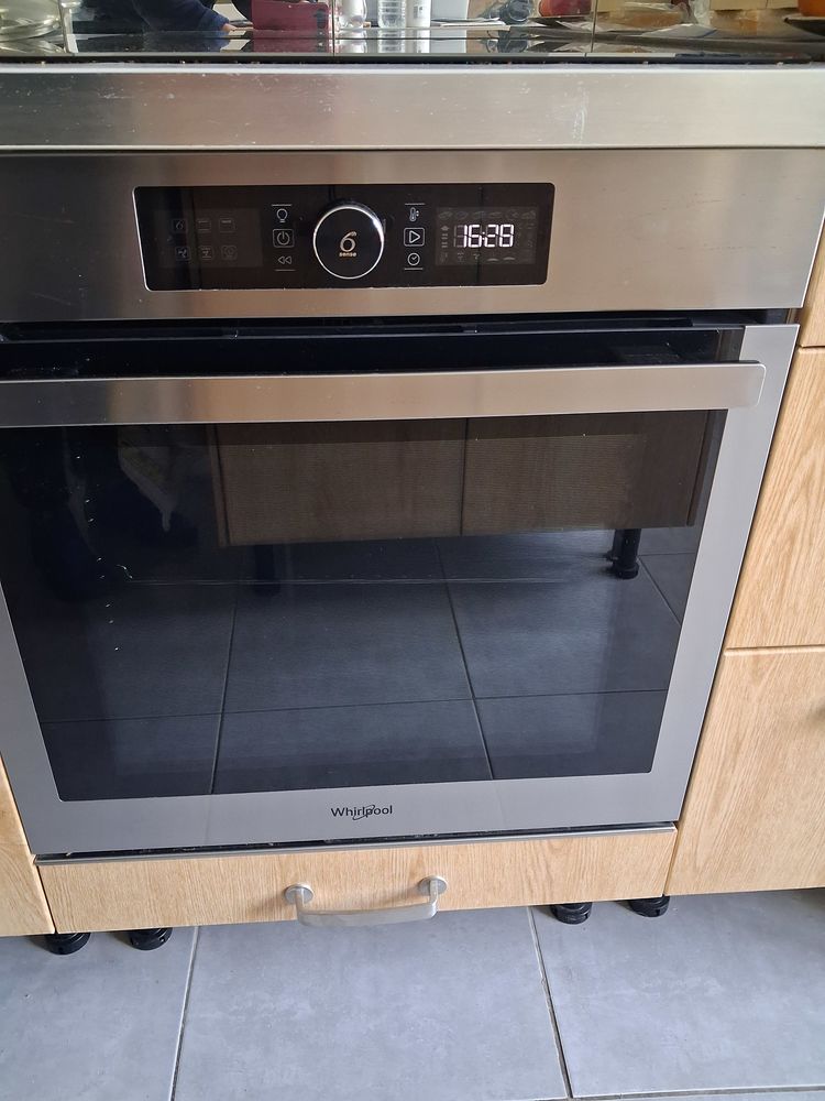 Four encastrable Wirpool 260 Frontignan (34)