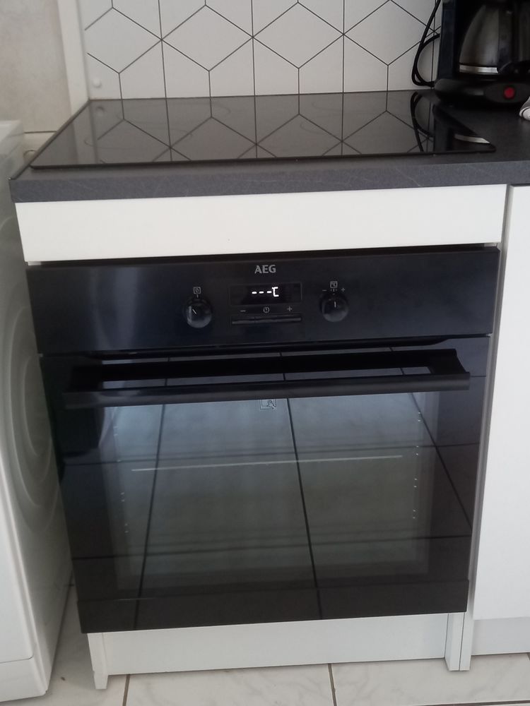 Four encastrable AEG 250 Montigny-l�s-Metz (57)