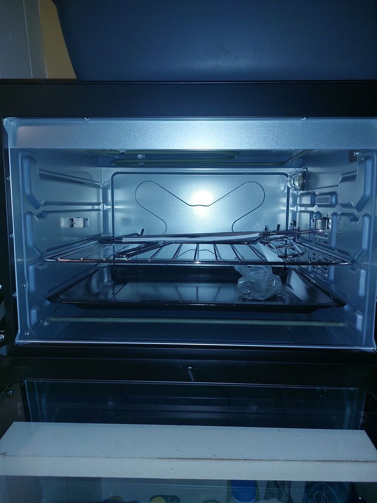 Four grill Thompson 100 La Cr�che (79)