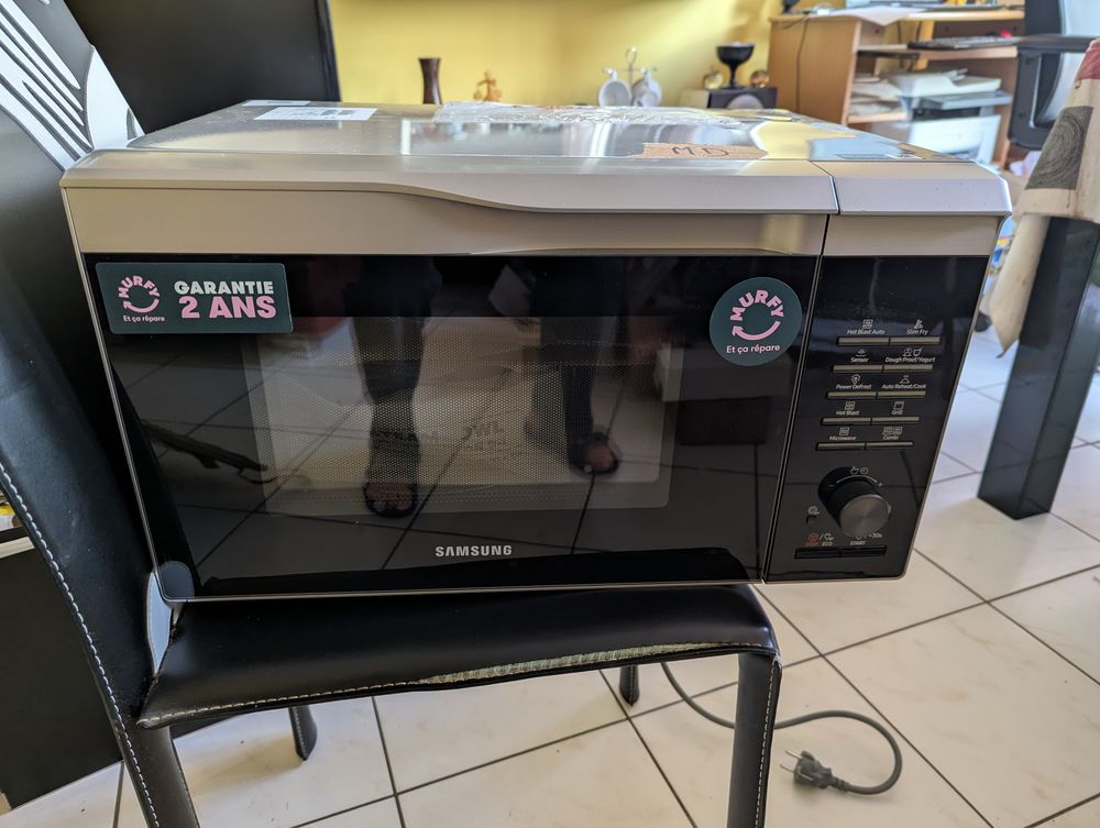 Four Micro-onde combin� noir 28L, SAMSUNG MC28M6 pose libre 0 Bobigny (93)