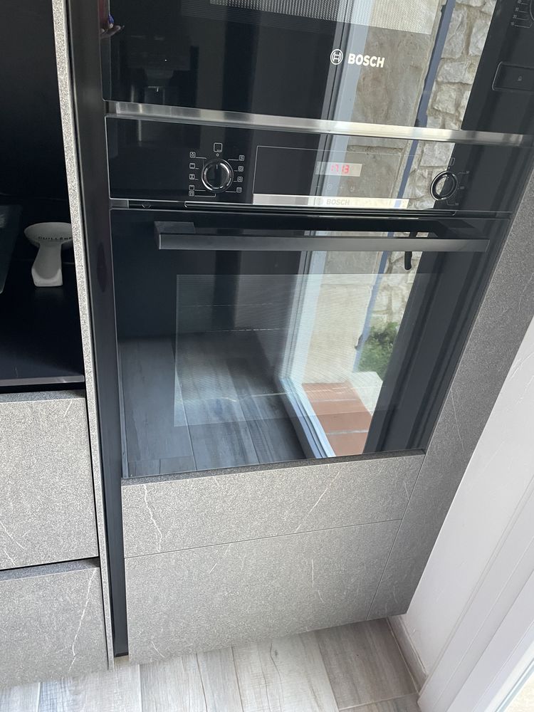 Four + Micro ondes 1200 Rians (83)