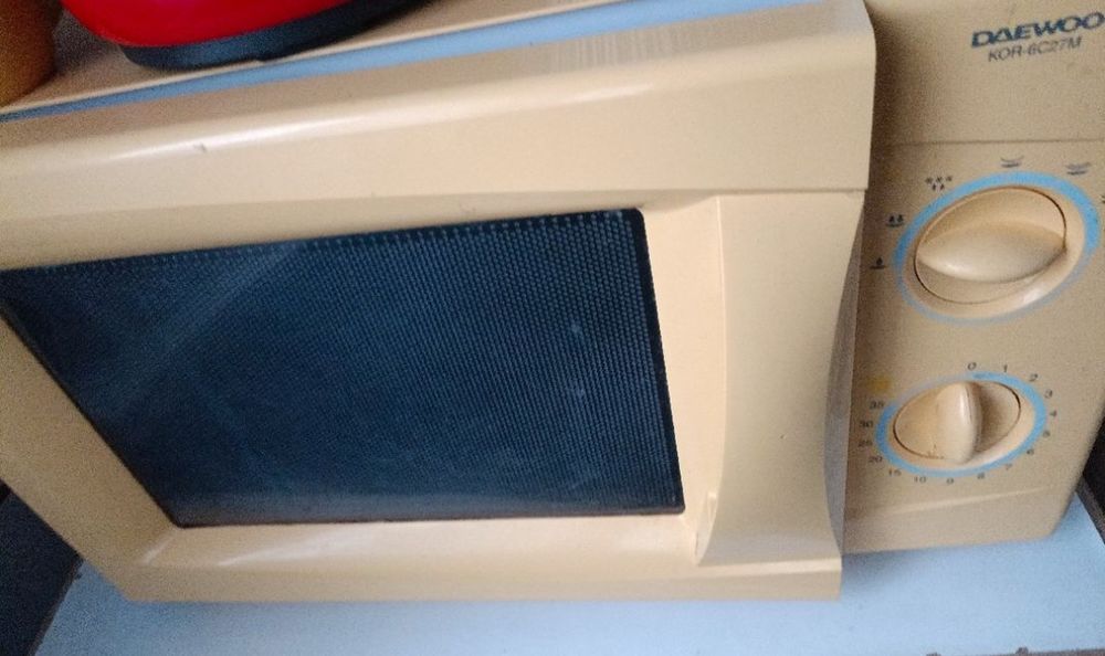 four micro-ondes 0 Montebourg (50)