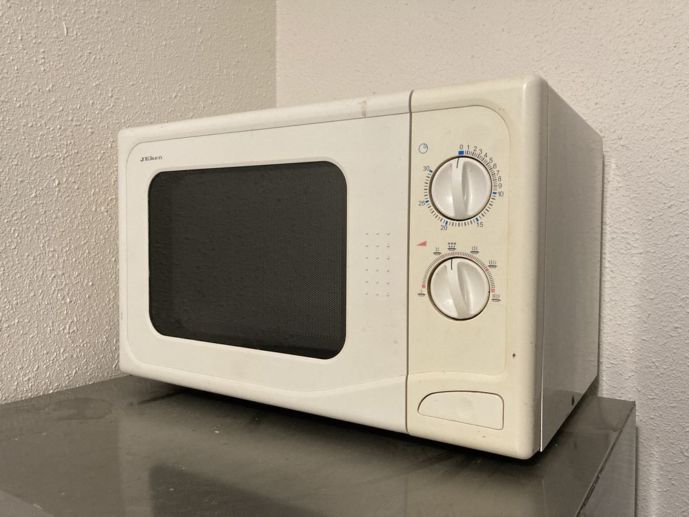 Four � micro-ondes . 20 Cahors (46)