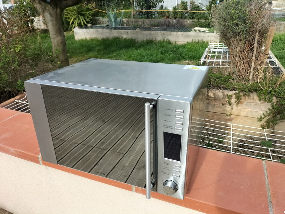 Four micro-ondes gril 110 Salles-la-Source (12)