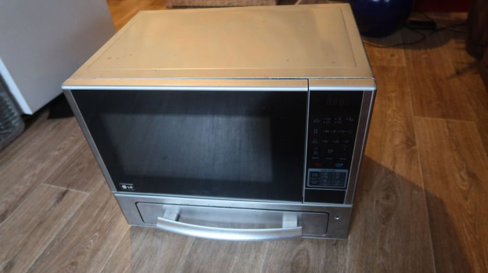 Four 2-en-1 (micro-ondes & tartes/pizzas) 0 Willems (59)