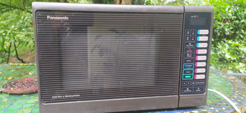 Four micro ondes grill  Panasonic 50 Roug� (44)