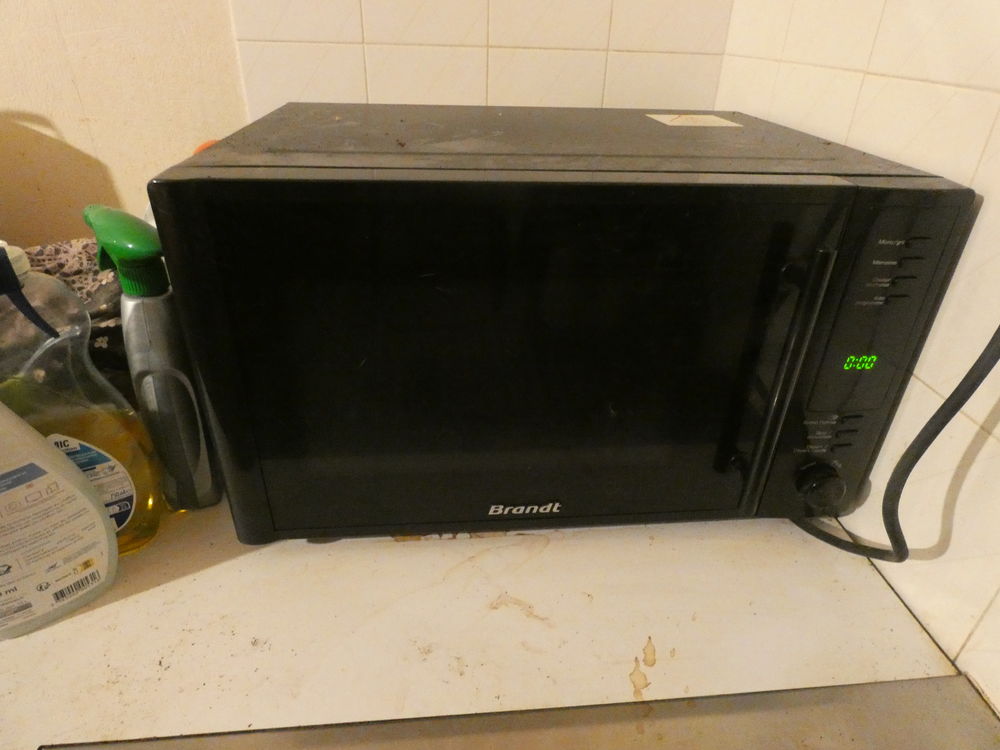 four micro-ondes multifonctions Brandt 40 Vezins (49)