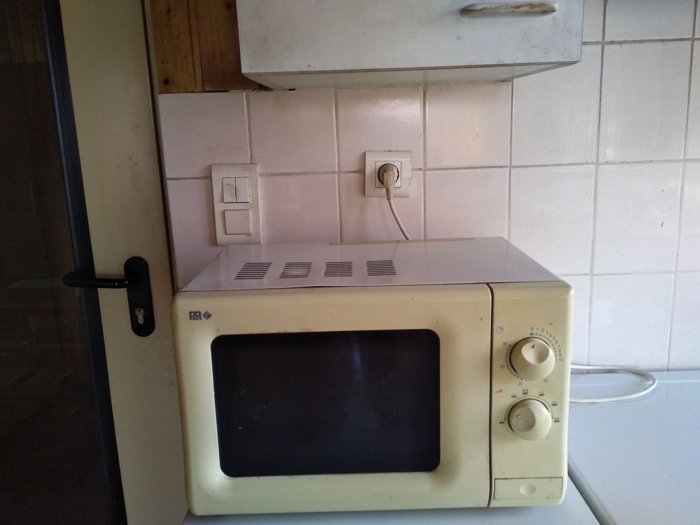 FOUR MICROONDE 20 Pouilly-les-Nonains (42)