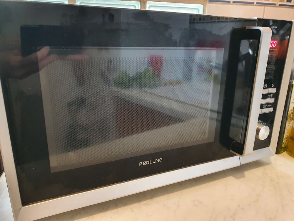 Four Microondes & Grill Proline tr�s bon �tat 50 Paris 14 (75)