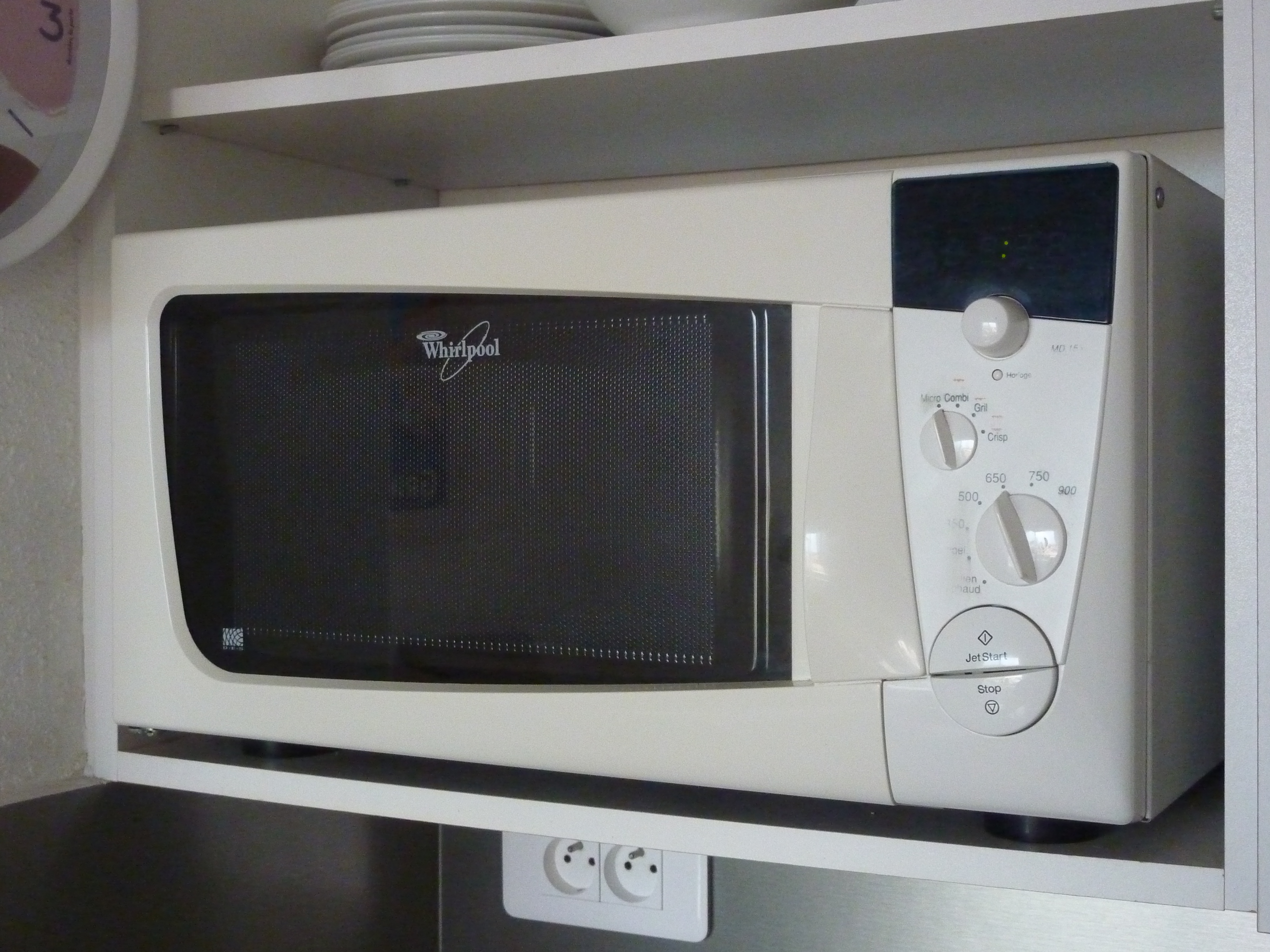 Four mixte whirlpool 50 Grimaud (83)