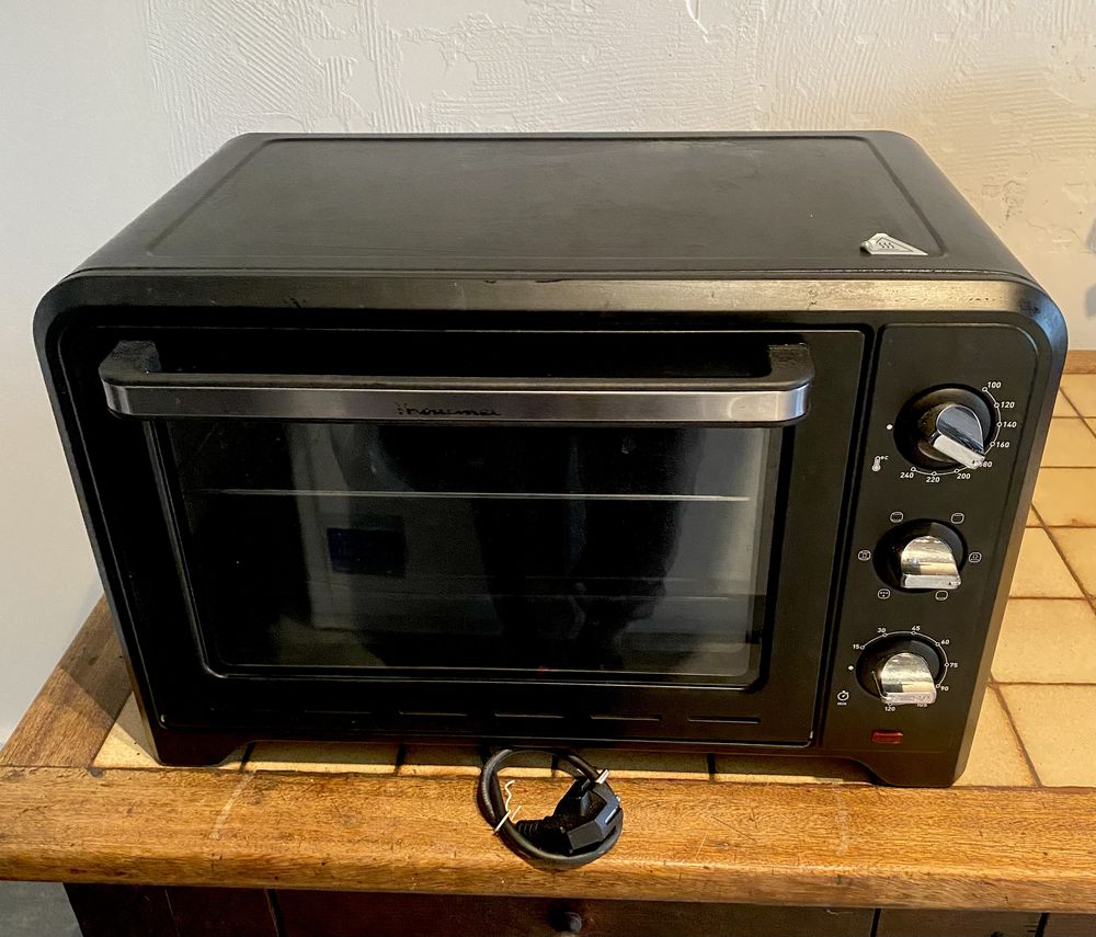 FOUR MOULINEX 40 Nimes (30)