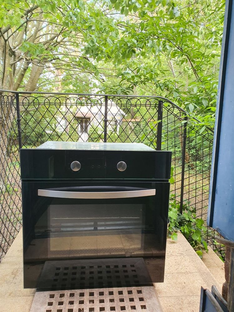 Four Noir Mat Edison TBE 90 Saint-Germain-en-Laye (78)