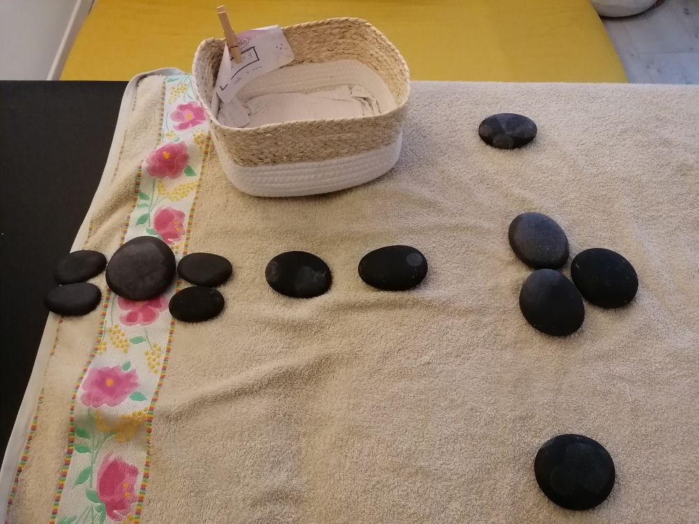 four � pierres chaudes pour massage 70 Arcueil (94)