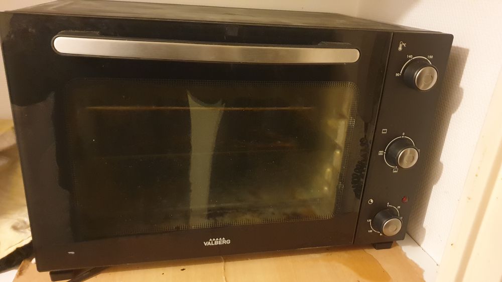 Four Posable VALBERG 32L - Parfait �tat - 40 seulement 40 Angers (49)