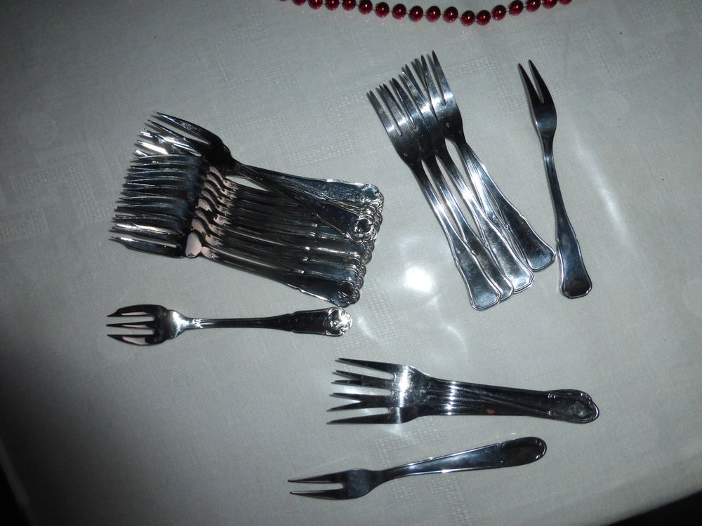 FOURCHETTE (petite) � escargots et dessert - neuve 2 Doussard (74)