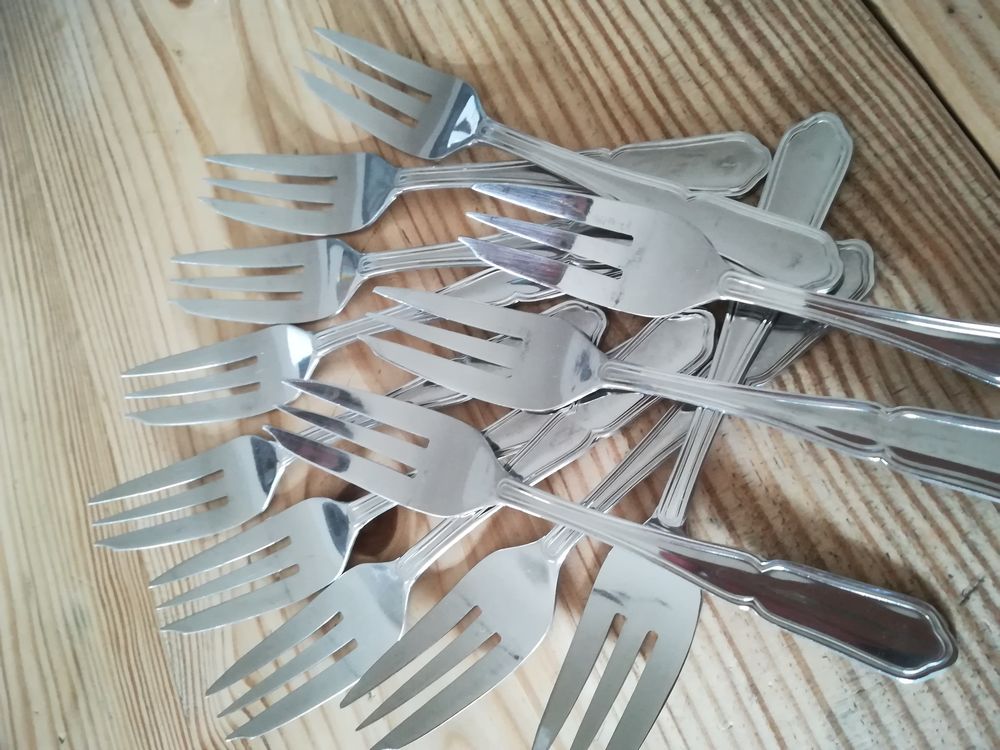 Fourchettes � dessert en inox 16 Al�s (30)
