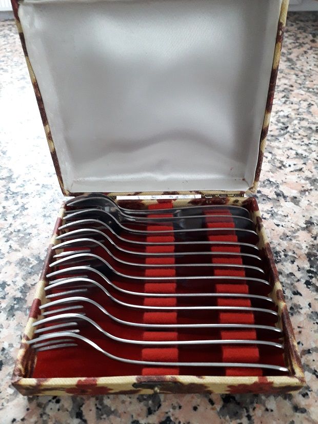 12 fourchettes hu�tres inox Dans Coffret 8 Sarcelles (95)