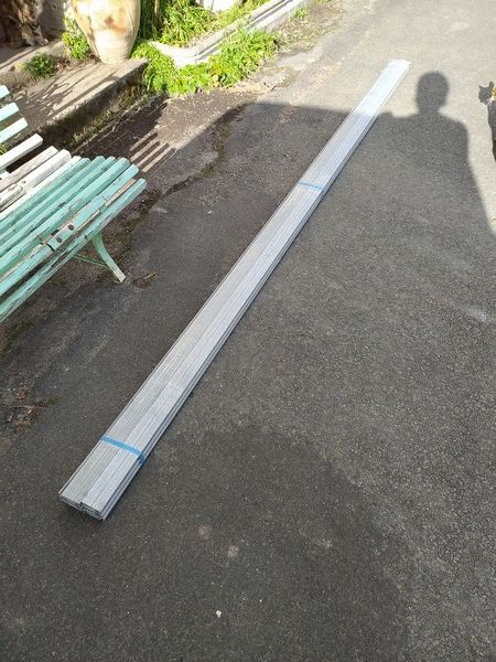 Lot 32 Fourrures Rail Placo 17-55 x 3M 1 Loches (37)