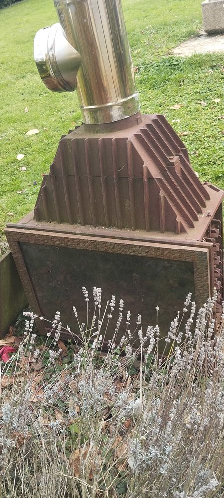 Foyer de chauffage en excellent �tat, parfait pour r�chauffer votre int�rieur. 140 Courgivaux (51)