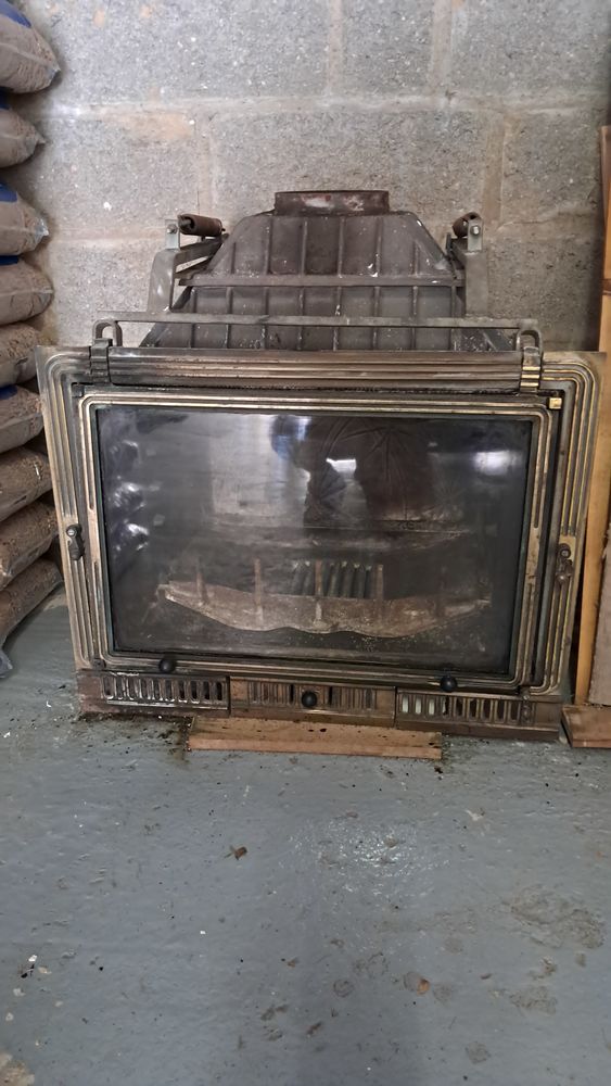 foyer en fonte pour b�ches bois de 50 cm
250 Eu (76)