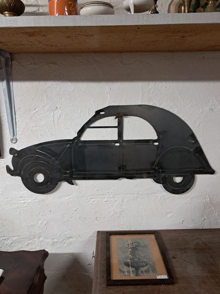 Fresque / Sculpture en t�le 2CV Citro�n 77 Ch�teau-l'�v�que (24)